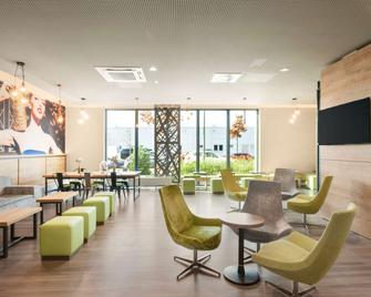 慕尼黑市北部速8酒店 - 慕尼黑 - 休息厅