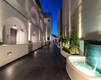 Deluxe Hotel Santorini - 费拉 - 建筑
