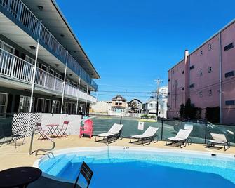 海洋宝石汽车旅馆及公寓酒店 - 希塞德高地 - 游泳池