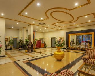 丽景大酒店 - 拉杰果德 - 大厅
