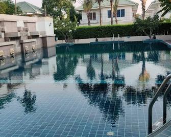 1 bedroom detached studio house - 曼谷 - 游泳池