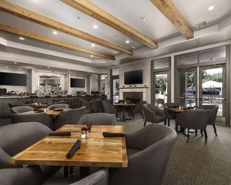 棕櫚海會議中心度假酒店 - Saint Simons - 餐馆