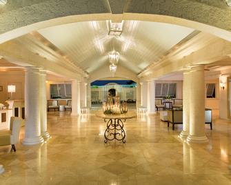 格雷斯湾金沙酒店 - 普罗维登西亚莱斯岛 - 大厅