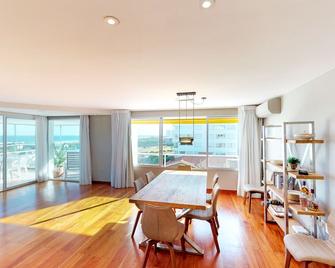 Oceana Suites 埃斯图里翁 - 埃斯特角城 - 餐厅