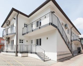 普洛格雷索住宿酒店 - 耶索洛 - 建筑