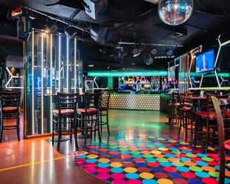 迪拜曼哈顿酒店 - 迪拜 - 酒吧