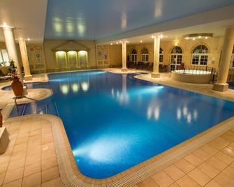 经典英国斯科奇利农庄酒店 - 莱斯特 - 游泳池