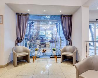 Hotel Villa Maria - 切塞纳蒂科 - 客厅