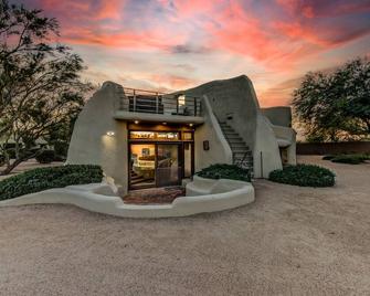 Enjoy Sunsets In Sonoran Desert, Hot Tub & Casita at Cave Creek Santa Fe Ranch! - 凯夫克里克 - 建筑