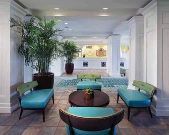 Beautiful Harborside at Atlantis- Spacious Premium Two Bedroom Villa! - 拿骚 - 大厅