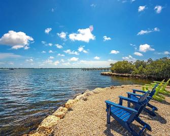 Waterfront Captain House with Boat Basin & Ramp - Summerland Key - 海滩
