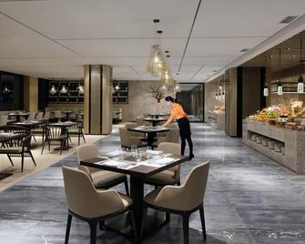 郑州航空港万怡酒店 - 郑州 - 餐馆