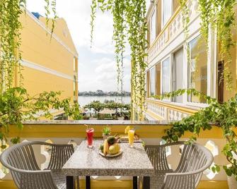 Waterfront Hoi An Resort - 会安 - 露台