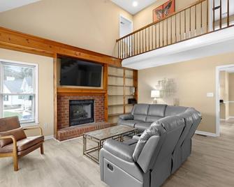 Serene Haven Retreat - 罗利 - 客厅