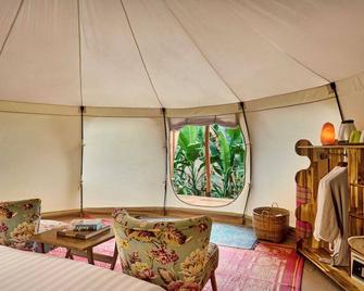 Explorer Tent - Luxurious Glamping in the Nature - 琅勃拉邦 - 客厅