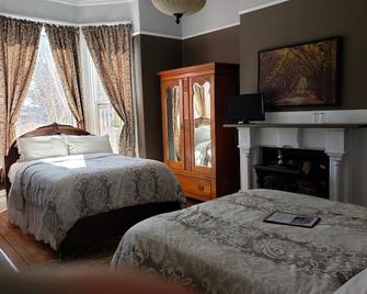 Gorgeous Heritage Inn with outstanding views of St.John's - 圣约翰斯 - 睡房