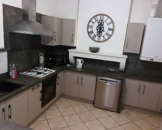 Appartement cosy tout confort - 马孔 - 厨房
