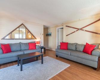 Mountainside Resort - 斯托 - 客厅