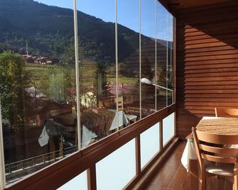 森金汽车旅馆 - Uzungöl - 阳台