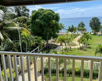 Westmore Beach Villas Limited - 怀特豪斯 - 阳台