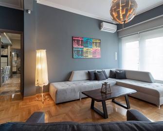 Modern & Stylish Apt at the Heart of Athens - 雅典 - 客厅