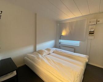 办公汽车旅馆 - 哥德堡 - 睡房
