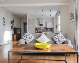 Harlech Apartments - Bendigeidfran - 哈雷克 - 客厅