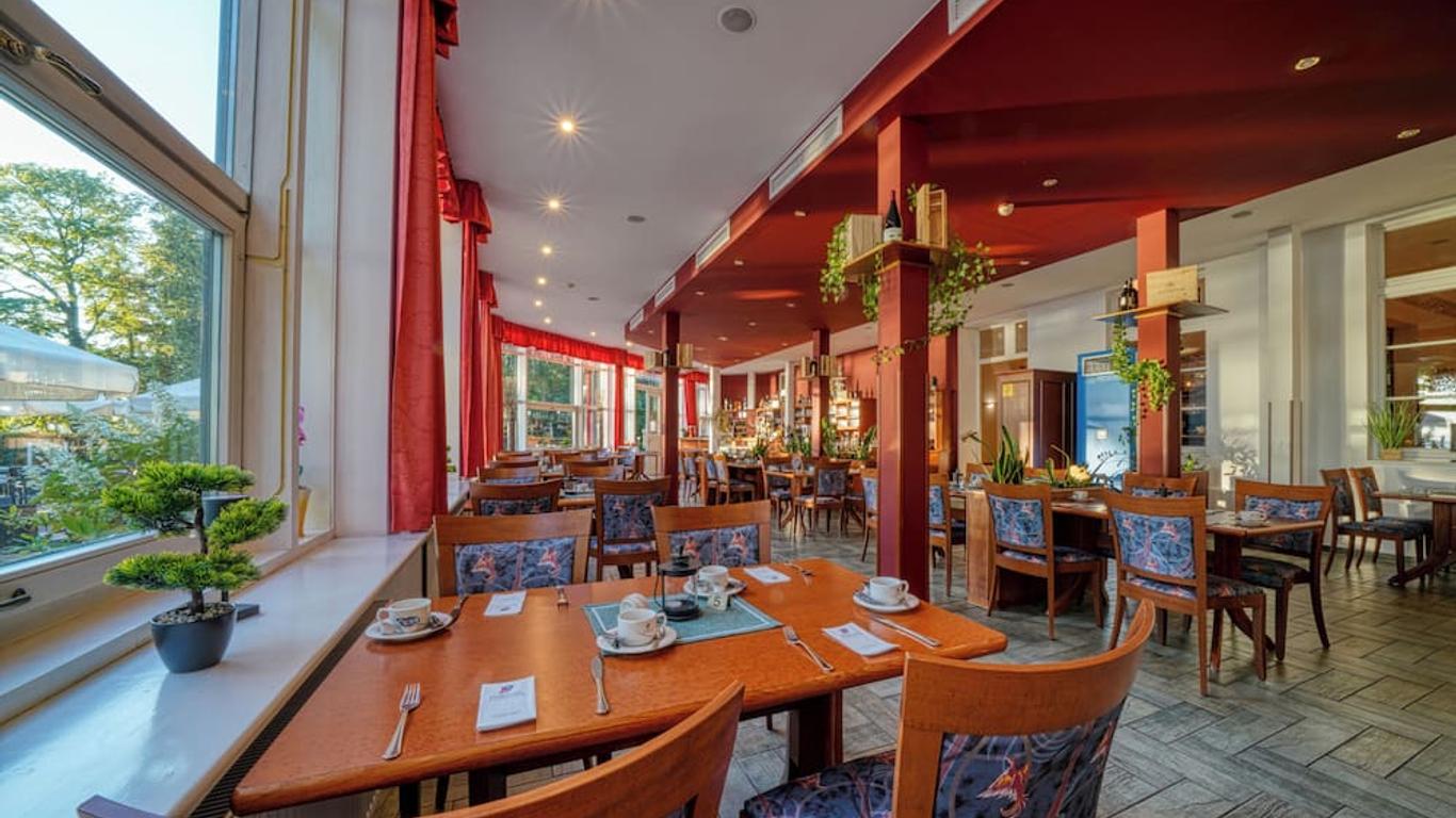 威斯马尔湖景酒店