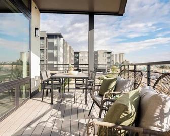 City Views! - Chic Jefferson Park Condo - Tesoro - 丹佛 - 阳台