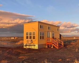 Grand Canyon Hideaway Tiny home - 瓦莱 - 建筑