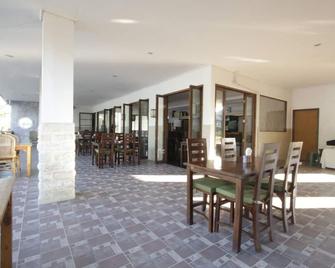 阿里特海滩别墅 - 登巴萨 - 餐馆