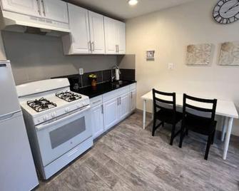 1 bedroom full kitchen 2 blocks from beach. - 大西洋城 - 厨房