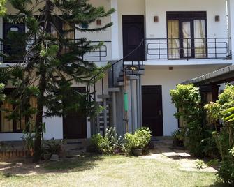 Tamaro Beach Resort - 希克杜沃 - 建筑