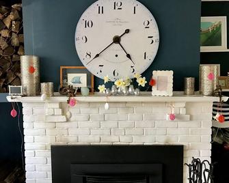 Westhampton 3 bedroom beach house with hot tub - Remsenburg - Speonk