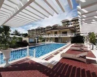 Studio unit @ Camella Northpoint Davao bldg 2 unit 528 - 达沃 - 游泳池
