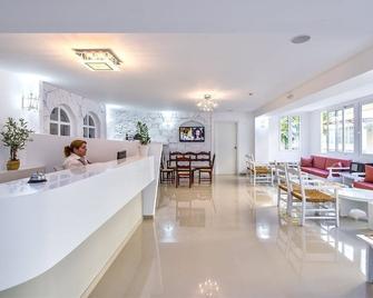 快乐时光海滩酒店 - 耶奥伊乌波利斯 - 餐馆