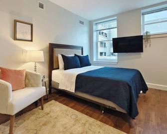 Fun Cozy Apts - 1 25 Mile Walk To Tiaa Bnk Fld - 杰克逊维尔 - 睡房