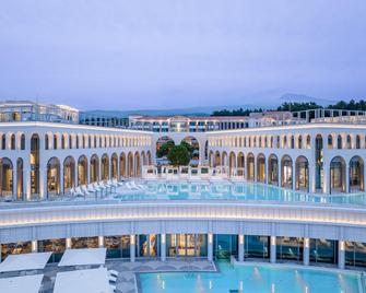 The Siena Resort - 西归浦 - 游泳池