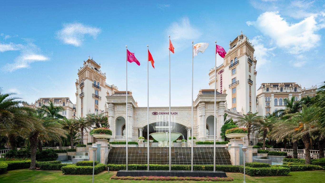 三亚湾皇冠假日度假酒店（C位一线海景+接或送机）