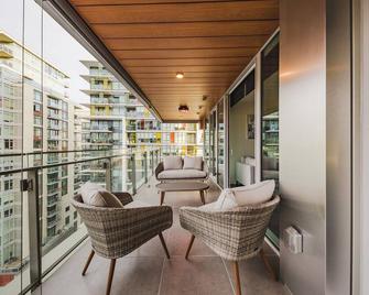 D51 - Brand new, two bedroom apartment in Olympic Village - 温哥华 - 阳台