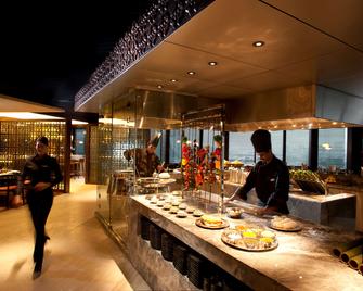 吉隆坡希尔顿逸林酒店 - 吉隆坡 - 酒吧