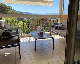 Cannes La Croix Des Gardes les Hibiscus F2 (50m ) Terrace (20m ) Garage Swimming pool - 戛纳 - 阳台