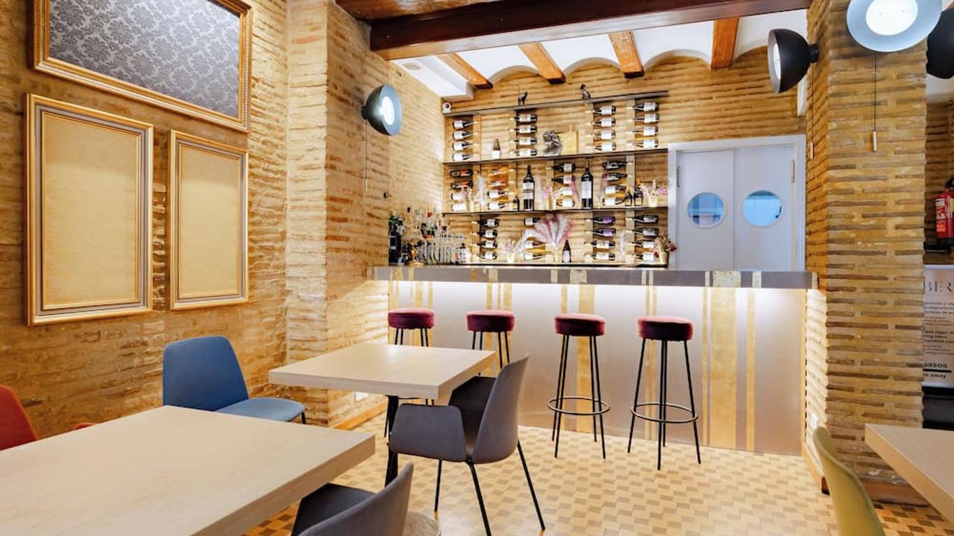 特设纪念碑酒店