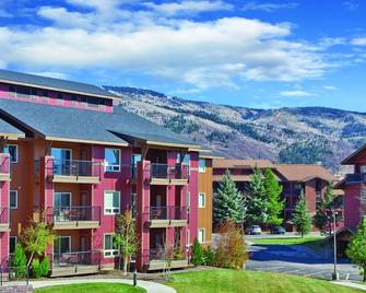 A Majesty Of A Resort In The Rockies ! - 斯廷博特斯普林斯 - 建筑