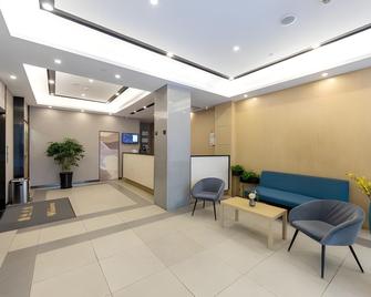 莫泰168上海昌平路地铁站店 - 上海 - 柜台