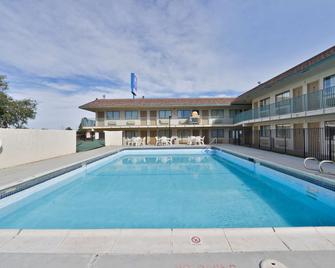 阿马里洛机场/格兰街美洲最佳价值旅馆 - 阿马里洛 - 游泳池