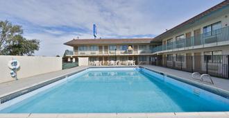 阿马里洛机场/格兰街美洲最佳价值旅馆 - 阿马里洛 - 游泳池
