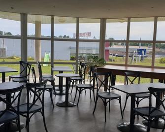 威尔客栈快捷酒店 - 马孔 - 餐馆