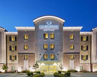 坎萨斯城 - 独立烛木套房酒店 - IHG 旗下酒店 - 独立城 - 建筑