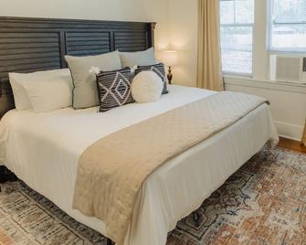 Historic Revival King Bed Midtown Memphis 70 Fast Wifi Free Parking Yes Pets - 孟菲斯 - 睡房